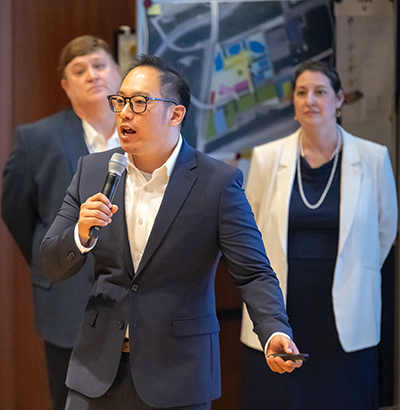 a dynamic presenter at AMDP Jury Day in 2025