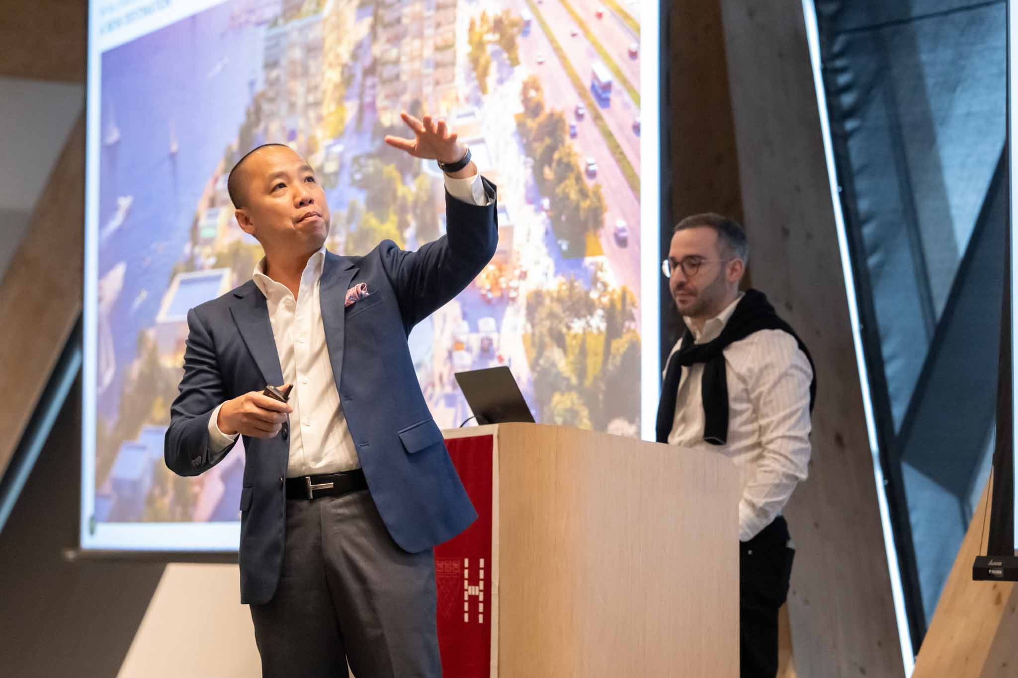 Dung presenting